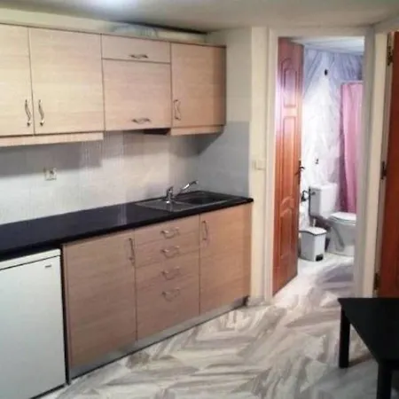 Aparthotel Mythos 2*